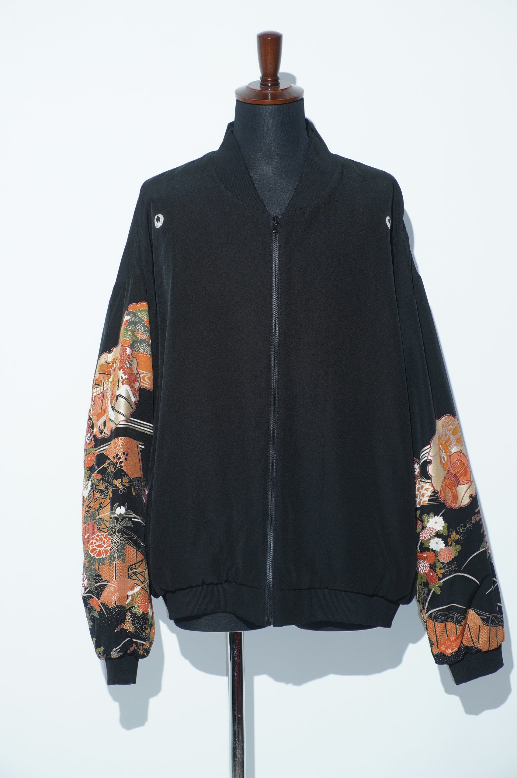Kurutome Bomber Jacket Royal Cart & Seasonal Flowers | XULY BET
