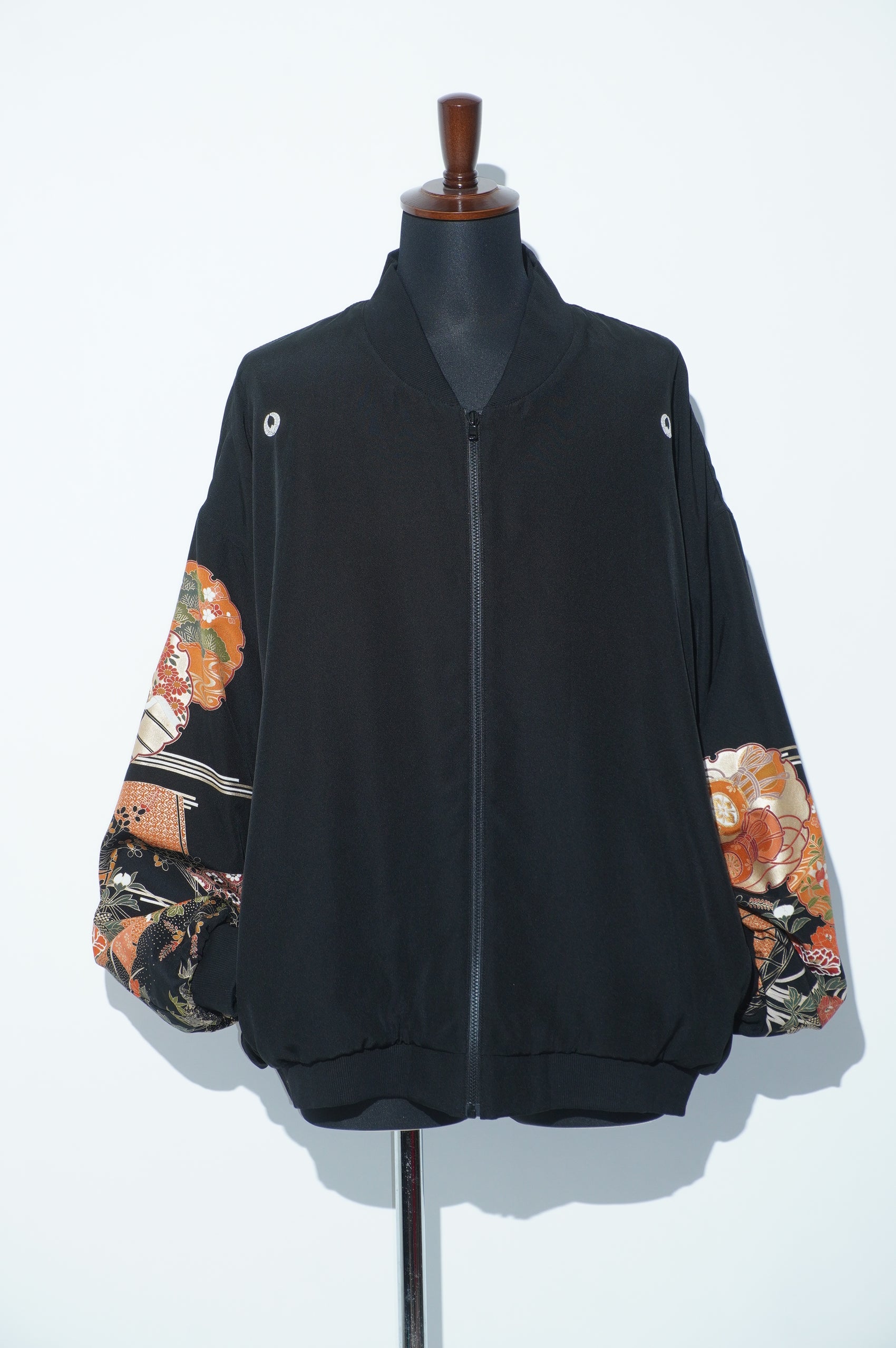 Kurutome Bomber Jacket Royal Cart & Seasonal Flowers | XULY BET