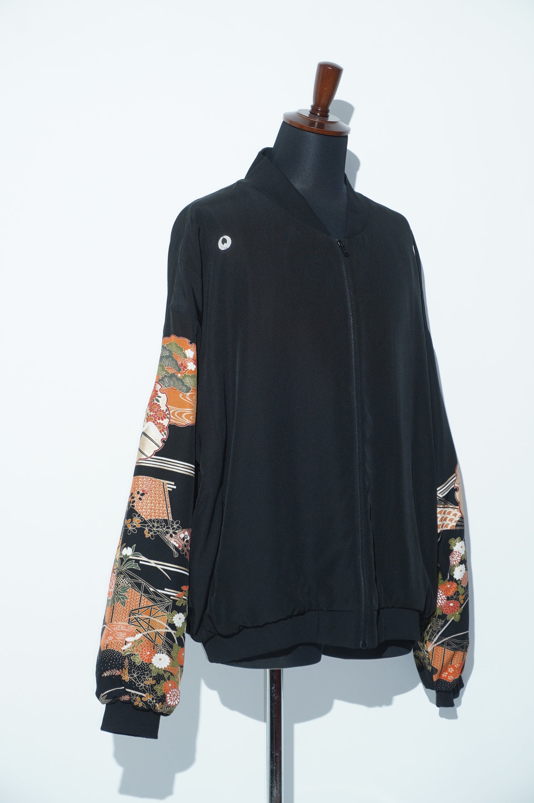 Kurutome Bomber Jacket Royal Cart & Seasonal Flowers | XULY BET
