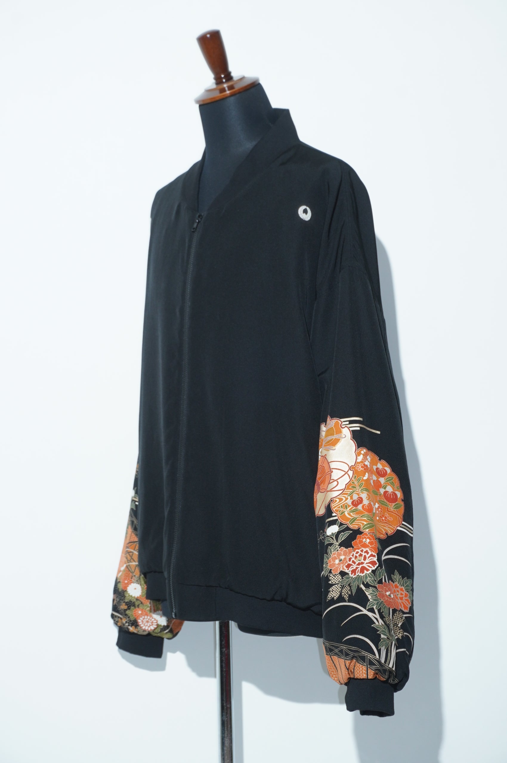 Kurutome Bomber Jacket Royal Cart & Seasonal Flowers | XULY BET