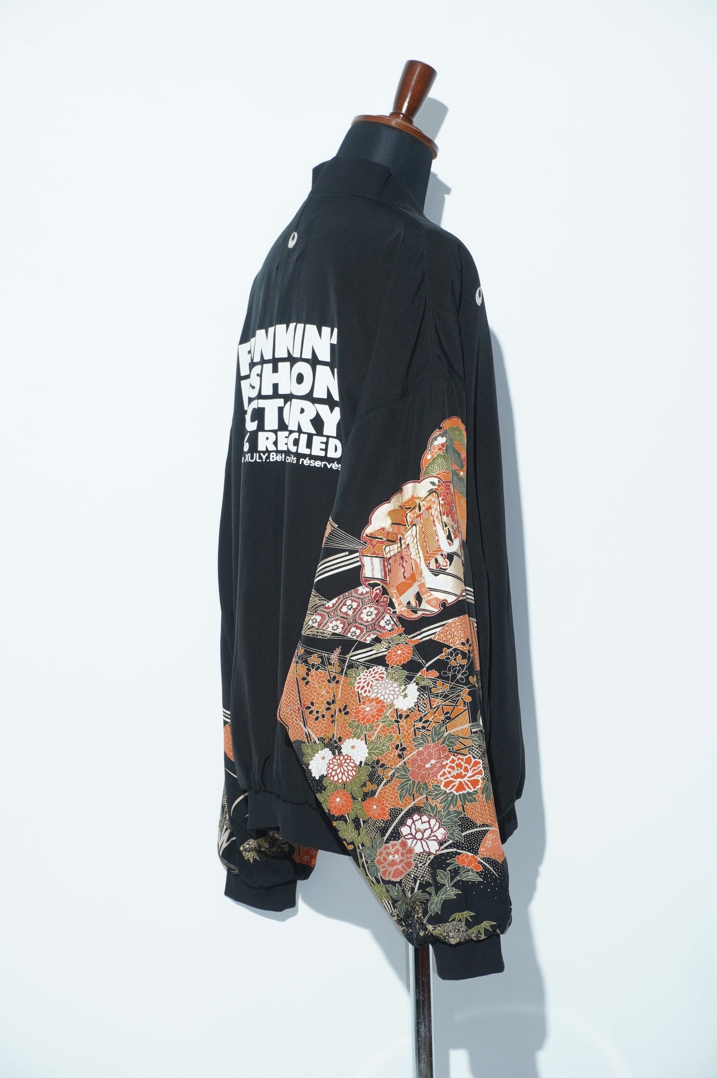 Kurutome Bomber Jacket Royal Cart & Seasonal Flowers | XULY BET