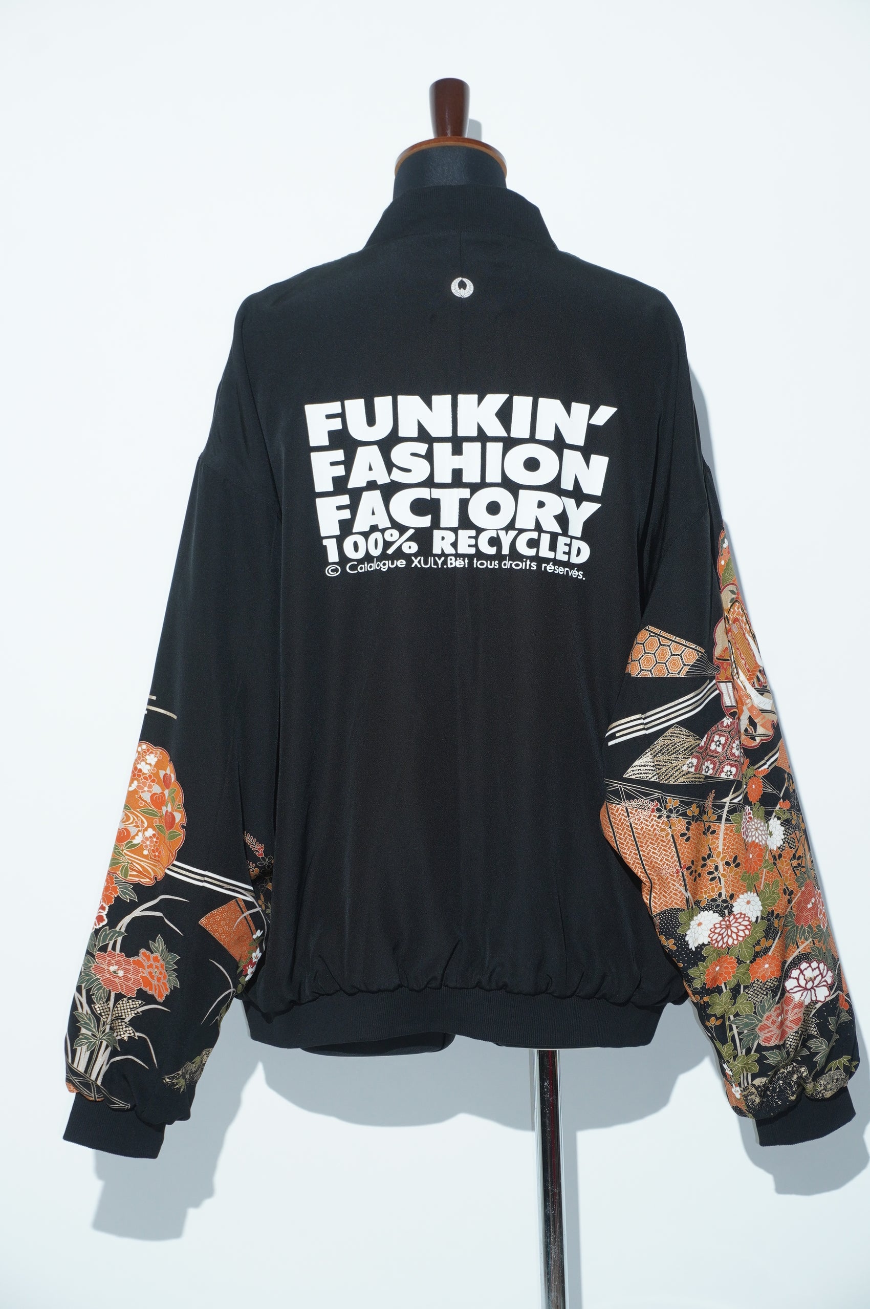 Kurutome Bomber Jacket Royal Cart & Seasonal Flowers | XULY BET