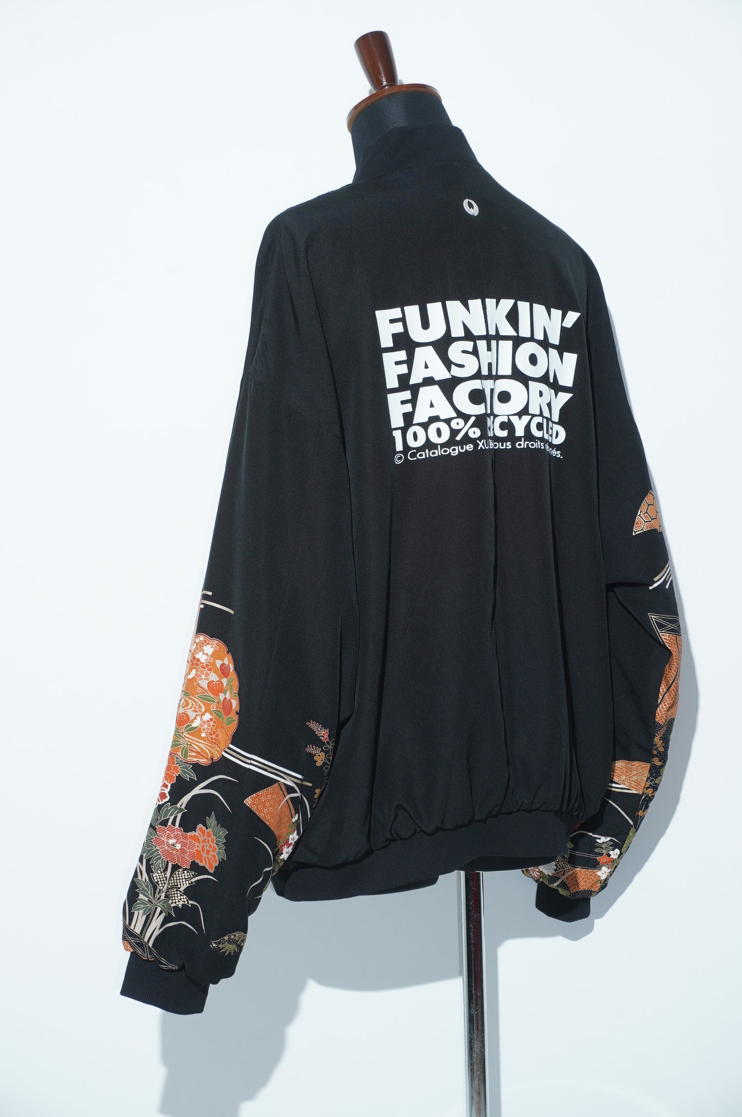 Kurutome Bomber Jacket Royal Cart & Seasonal Flowers | XULY BET